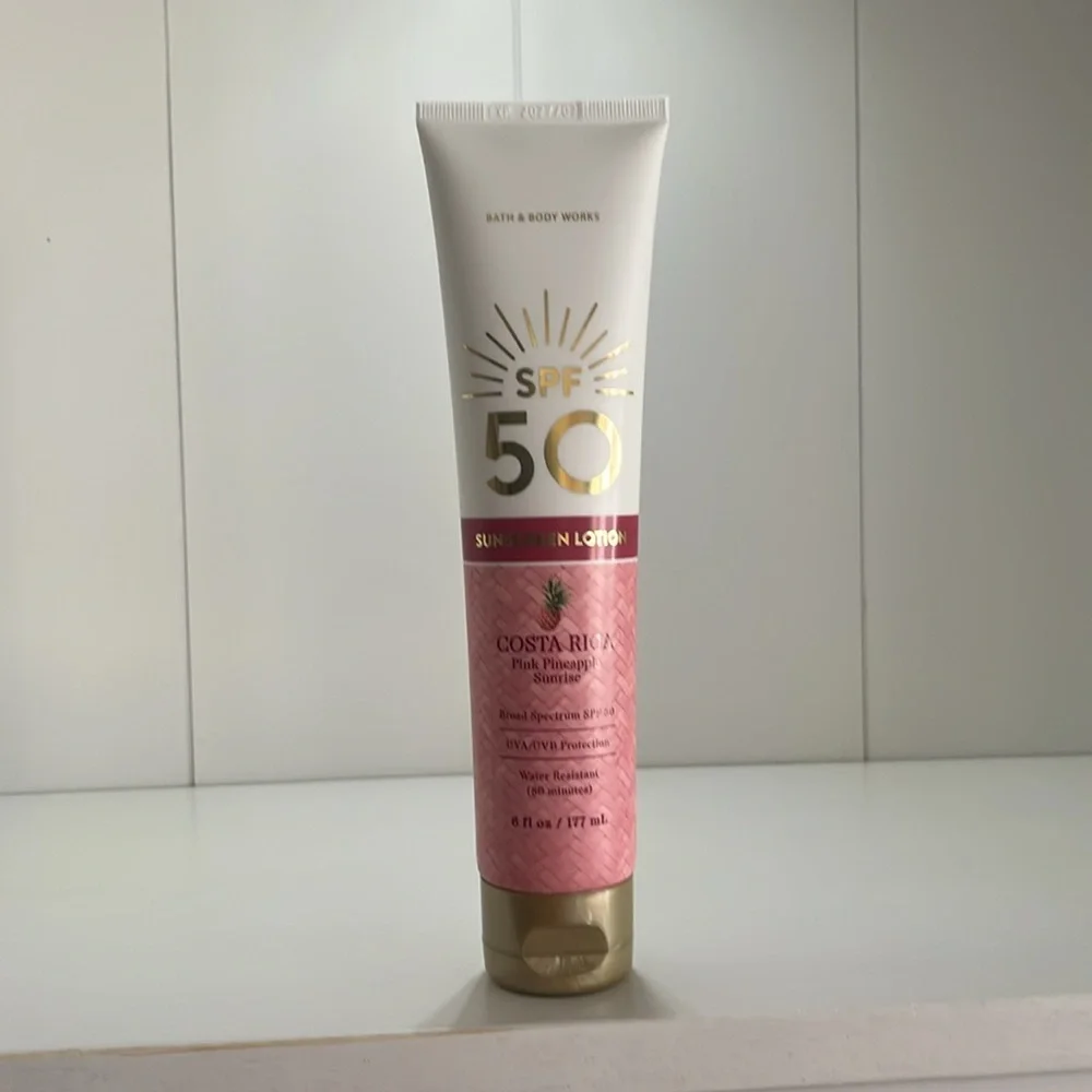 PINK PINEAPPLE SUNRISE SPF 50-NEW